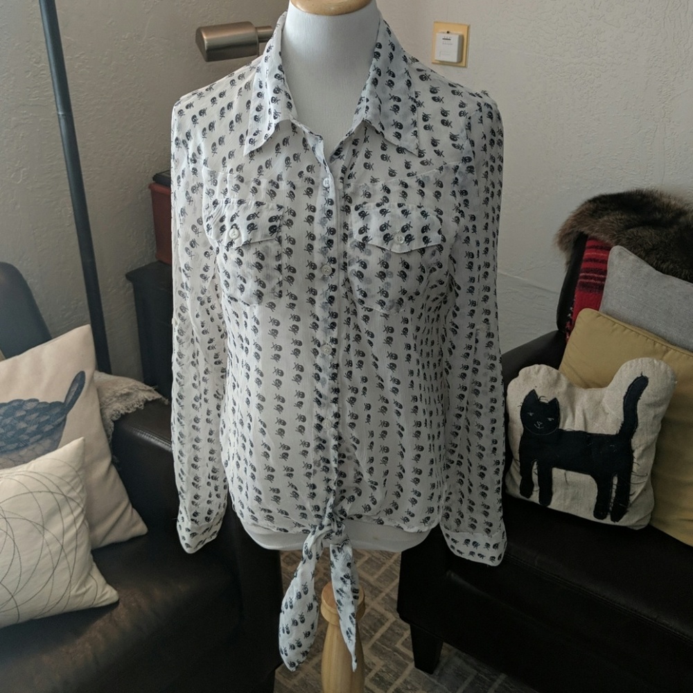 See thru Skull blouse with tie front